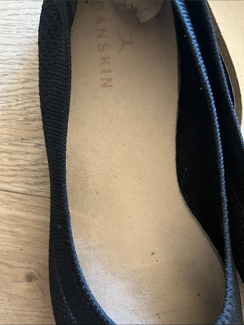 Barely worn Danskin Black  Knit Slip-On Women’s Ballet  Flats Size 8 1/2 - Picture 3 of 7